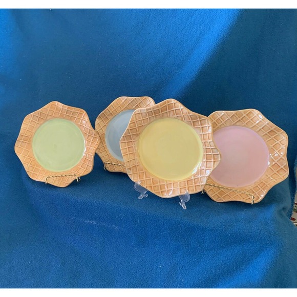 WilliamsSonoma Dining 4 Waffle Ice Cream Plates Williamssonoma